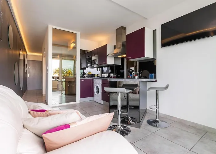 What Else - Port Nature - Vue Port - Parking - Village Naturiste Agde